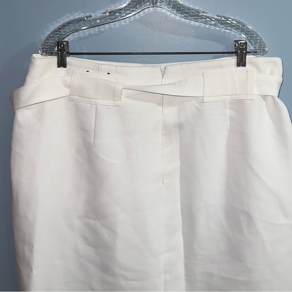 Banana republic- white skirt - Picture 4 of 5
